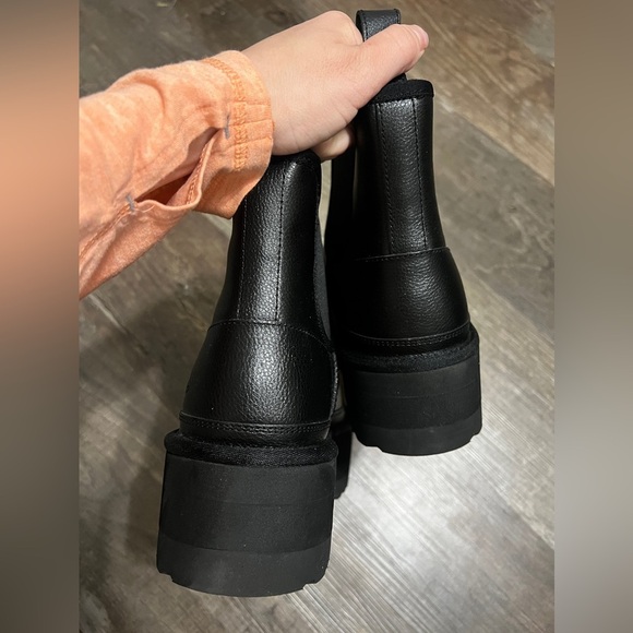 FINAL PRICE NEW~UGG  Platform Chelsea Leather Boot Black 10 Retro Chunky Shoes - Picture 6 of 8